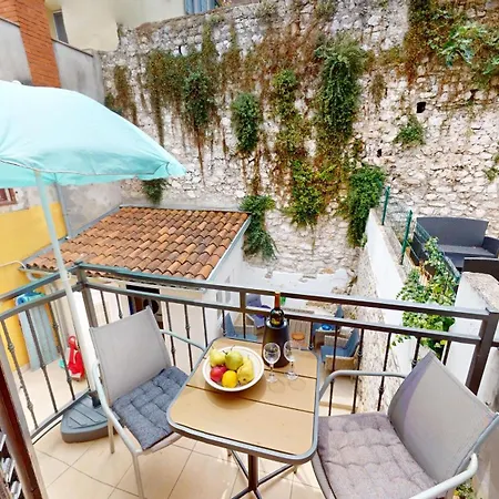 Old Town St Euphemia Vista Apartment